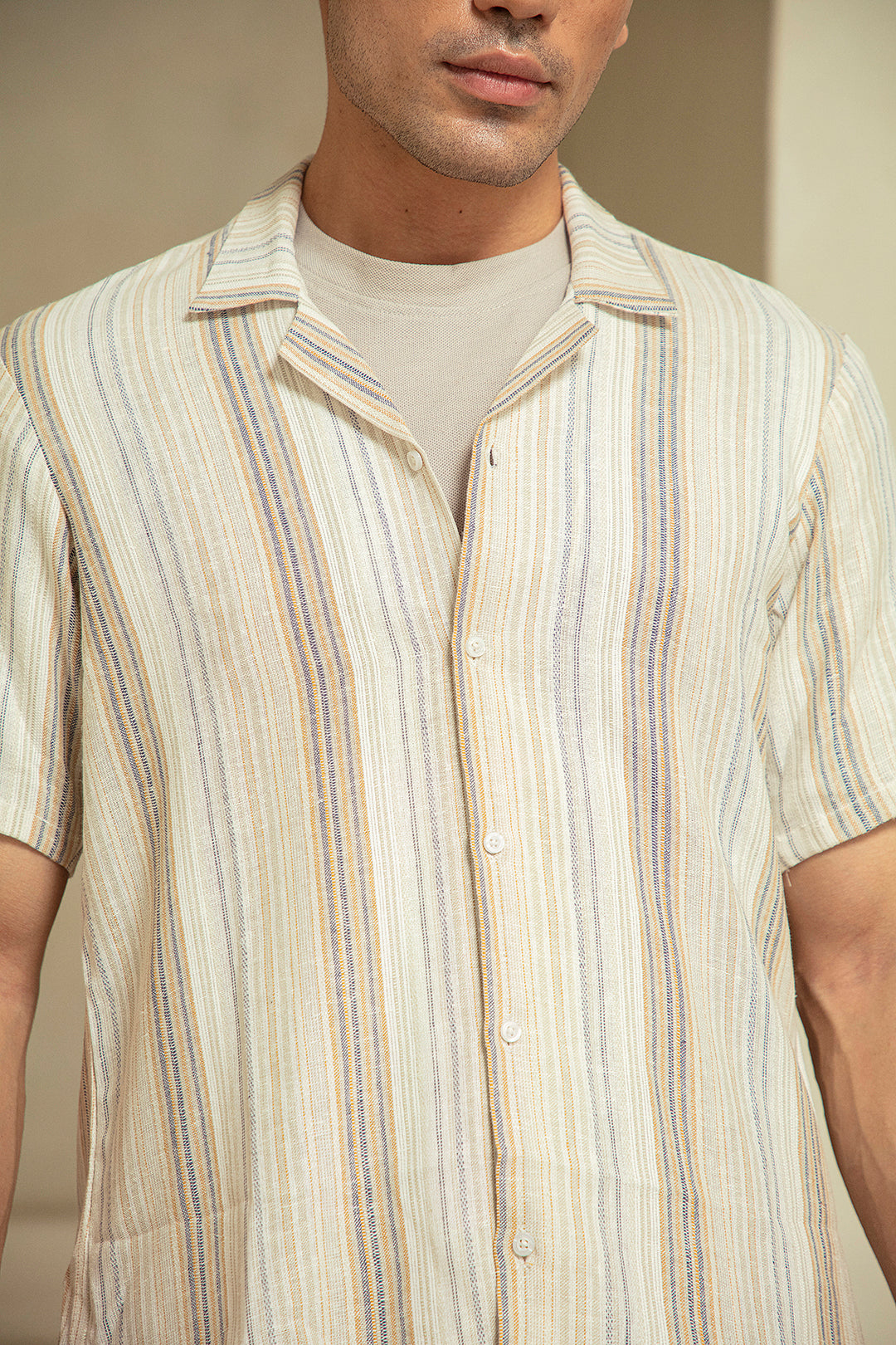 TEXTURED RESORT COLLAR SHORT SLEEVE SHIRT